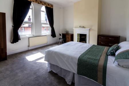 5 Bedroom Apartment