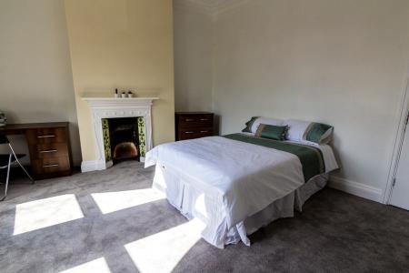 5 Bedroom Apartment
