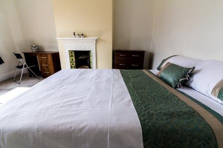 5 Bedroom Apartment