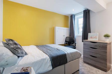5 Bedroom Apartment