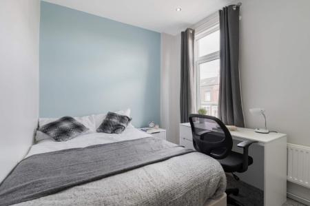 5 Bedroom Apartment