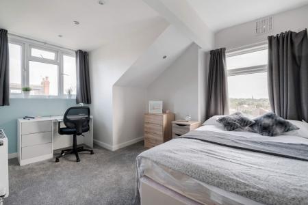 5 Bedroom Apartment