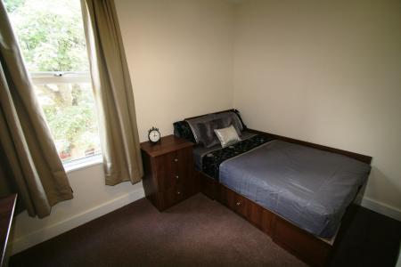 5 Bedroom Apartment