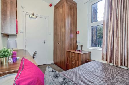 4 Bedroom Apartment