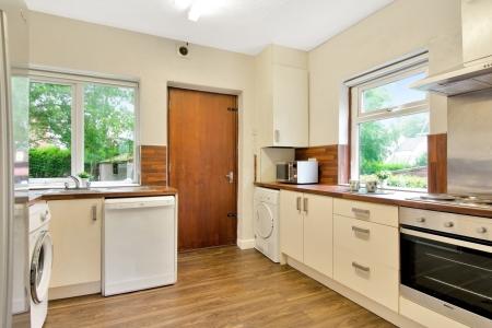 7 Bedroom Apartment