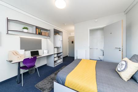 Gold En-suite 3 bed student flat to rent on Howard Street, Newcastle, NE1
