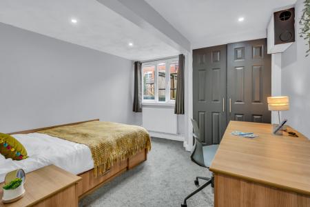 4 Bedroom Apartment