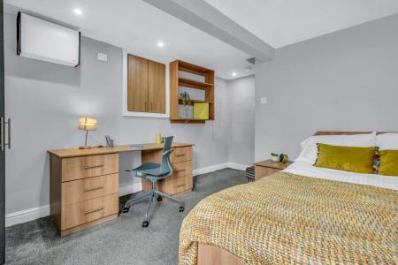 4 Bedroom Apartment
