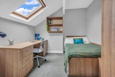 4 Bedroom Apartment
