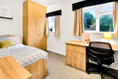 4 Bedroom Apartment