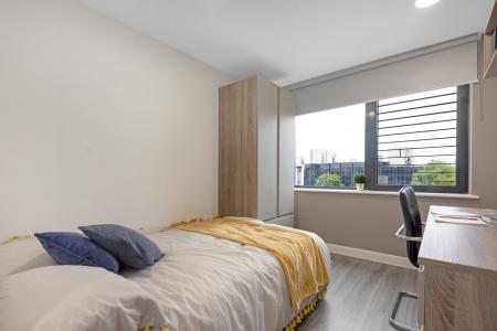 Premium Plus Studio Student flat to rent on Commercial Road, Portsmouth, PO1