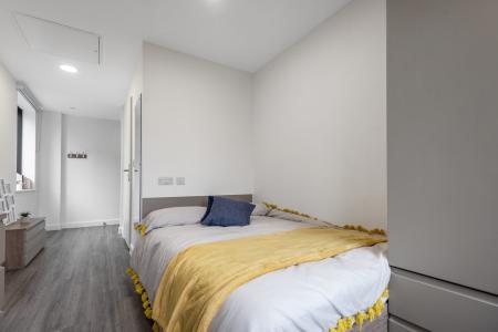 Standard Studio Student flat to rent on Commercial Road, Portsmouth, PO1