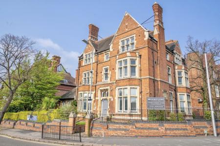 1 bed student house to rent on Regent Road, Leicester, LE1