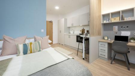 Classic Plus Studio Student flat to rent on Oxford Place, Manchester, M14