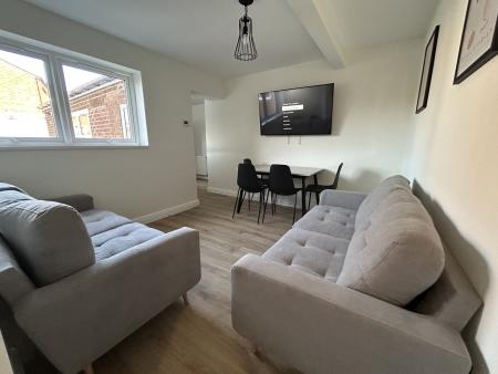 6 bed student house to rent on St Bedes Close, Durham, DH1