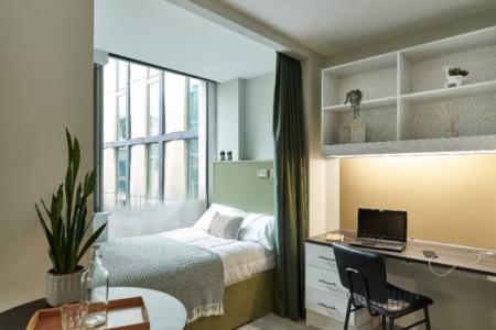 Large Twin Student flat to rent on Long Street, London, E2