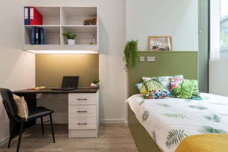 Premium Plus Studio Student flat to rent on Long Street, London, E2