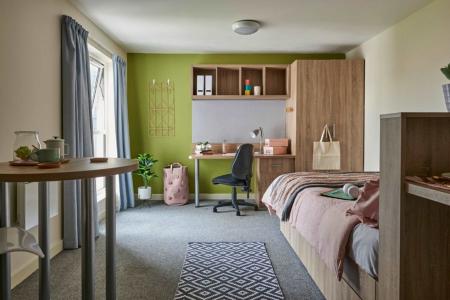 Deluxe Studio Student flat to rent on Sturge Close, Birmingham, B29