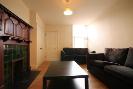 6 bed student house to rent on Holmwood Grove, Newcastle, NE2