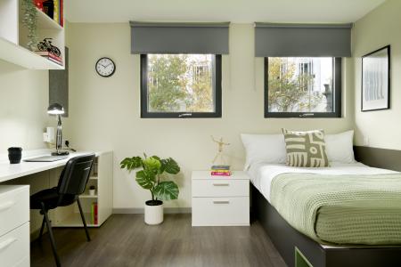 Bronze Studio Student flat to rent on Calcott Ten,, 155 Far Gosford St,, Coventry, CV1