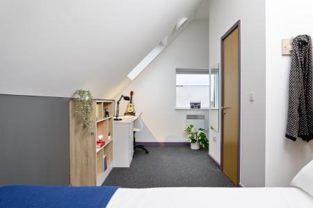 Gold Plus Ensuite Student flat to rent on Marler Road, Coventry, CV4