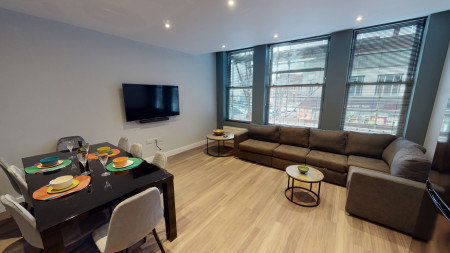8 bed student house to rent on Gloucester Road, Bristol, BS7