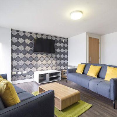5 Bedroom Apartment