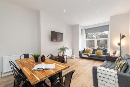 6 bed student house to rent on Blenheim Square, Leeds, LS2