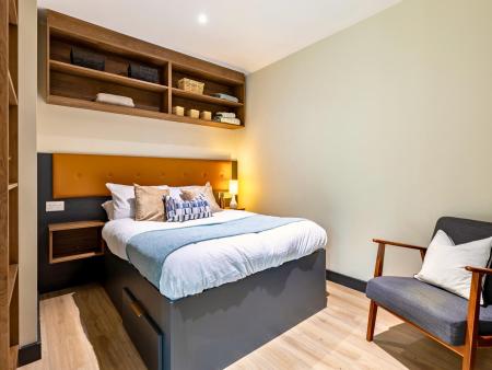 Superior Studio Student flat to rent on Upper North Street, Brighton, BN1