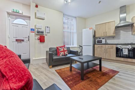 5 bed student house to rent on Peveril Street, Nottingham, NG7
