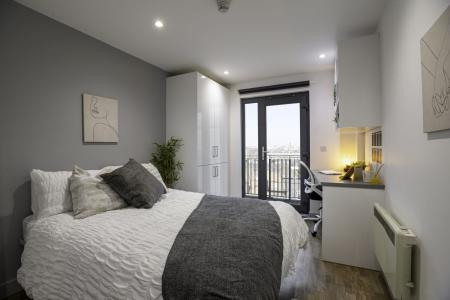 Premium En-suite 5 bed student flat to rent on Stoddard Street, Newcastle, NE2