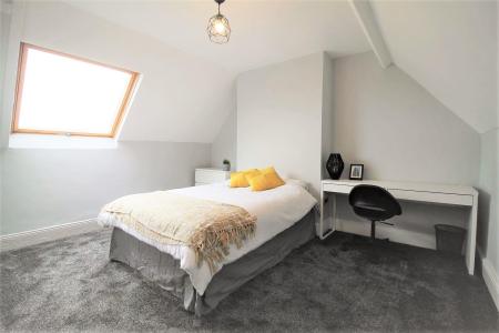 5 bed student house to rent on Wingrove Avenue, Newcastle, NE4