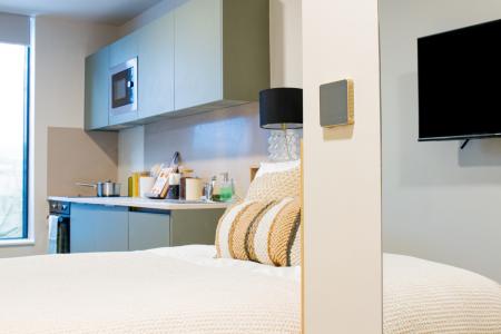 Deluxe Plus Studio Student flat to rent on Burnsall Road, Coventry, CV5