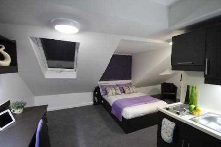 Student studio flat to rent on The Square, Plymouth, PL4