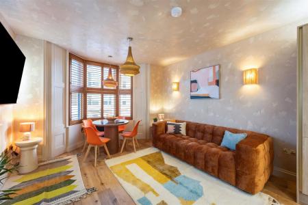 2 bed student house to rent on Queen Square, Brighton, BN1