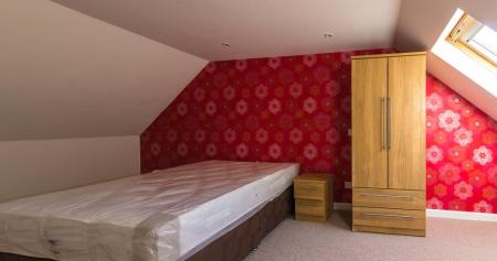 5 Bedroom Apartment