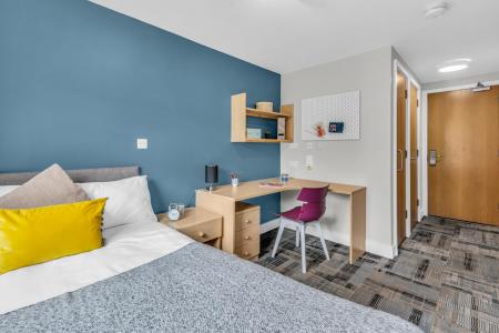 5 Bedroom Apartment
