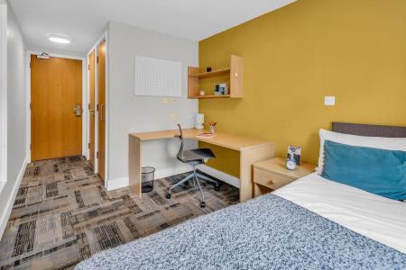 5 Bedroom Apartment