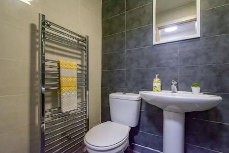 5 Bedroom Apartment