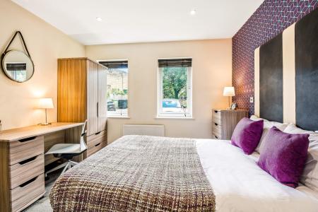 6 Bedroom Apartment