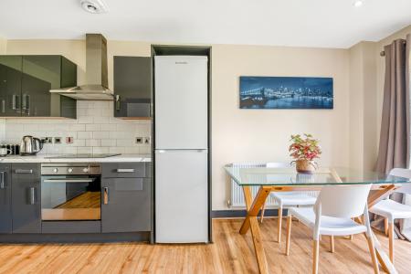 6 Bedroom Apartment