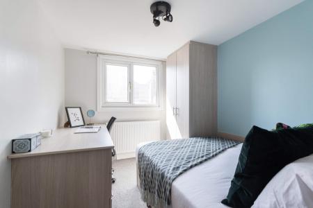 5 Bedroom Apartment