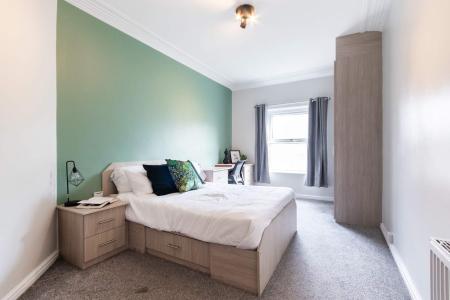 5 Bedroom Apartment