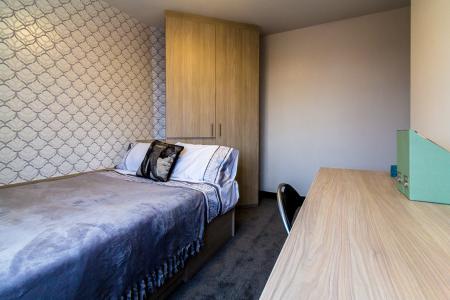 5 Bedroom Apartment