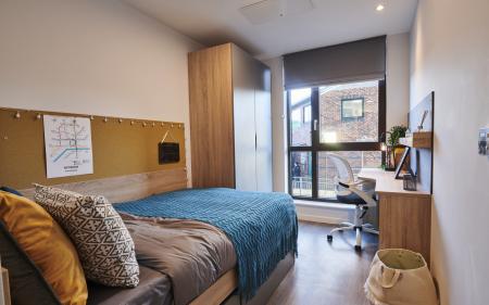 Ensuite - Standard 6 bed student flat to rent on Mansfield Road, Nottingham, NG1