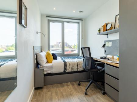 Gold En Suite 1 bed student flat to rent on Great Court, 78 Rolls Road, London, SE1