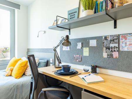 Silver Studio Student flat to rent on Great Court, 78 Rolls Road, London, SE1