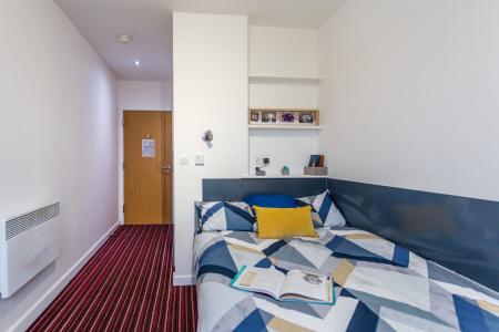 Four bed Bronze 4 bed student flat to rent on Welford Road, Leicester, LE2