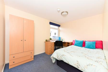 Three bed apartment 3 bed student flat to rent on Jarrom Street, Leicester, LE2
