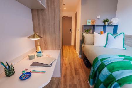 5 Room Unit - Standard Room 5 bed student flat to rent on Lisbon Square, Leeds, LS1